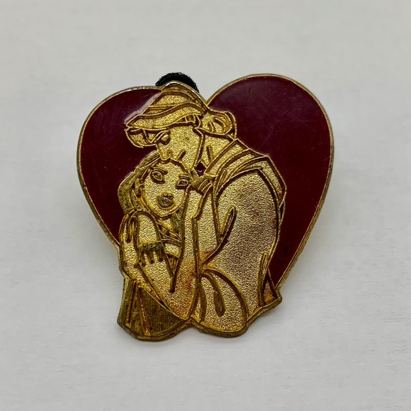 Vintage Disney 2002 Lanyard Pin Trading Series Pochahontas John Heart Lapel Pin - Picture 1 of 6
